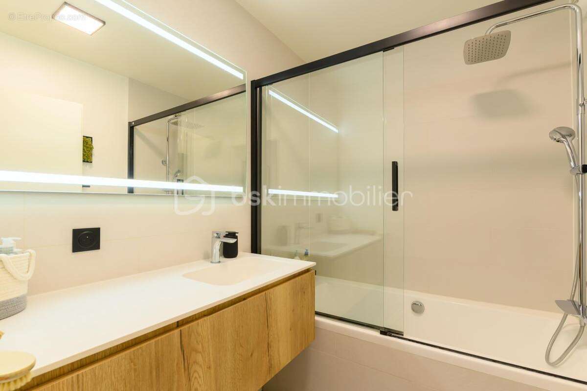 Appartement à BAILLY-ROMAINVILLIERS