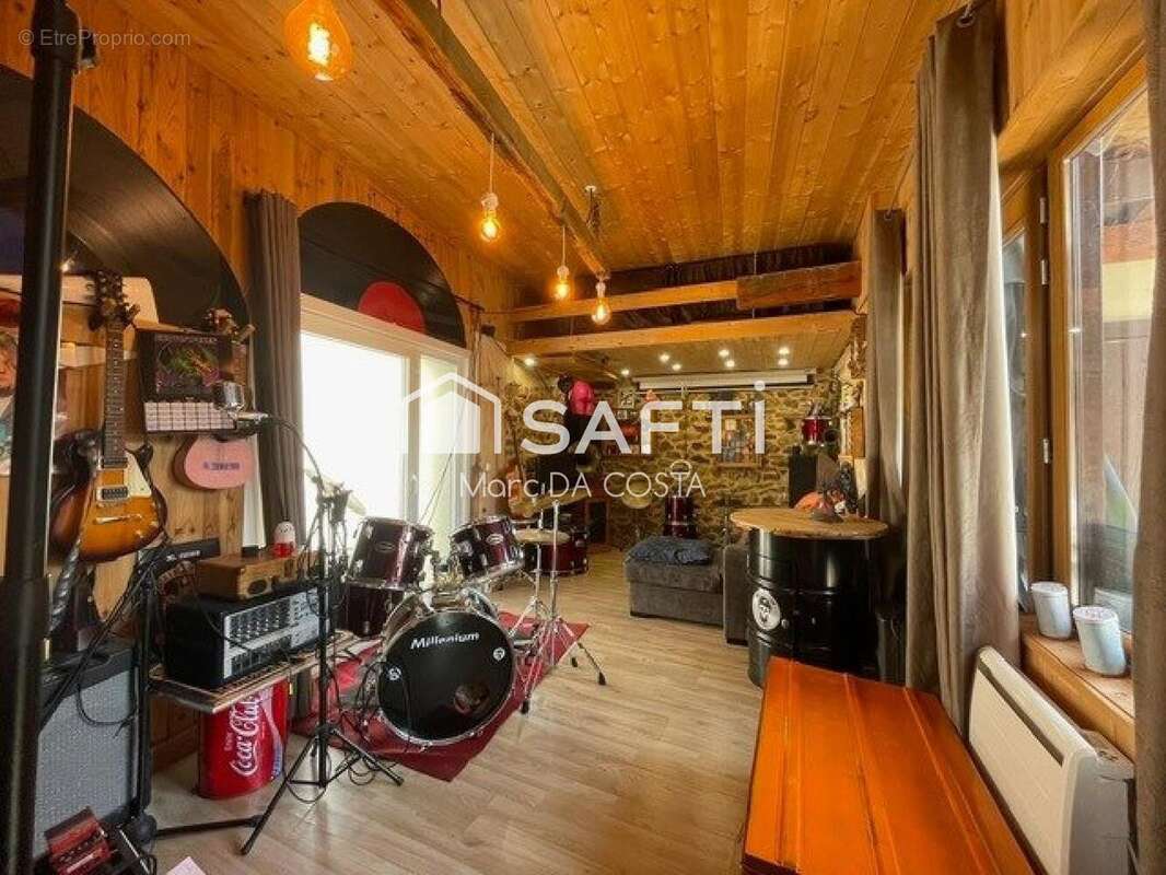 Photo 8 - Maison à CHEVRIERES