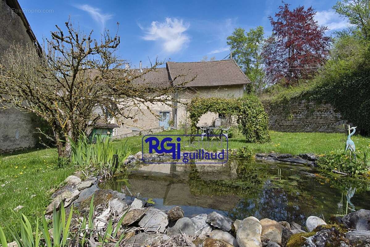 Maison à LA TOUR-DU-PIN