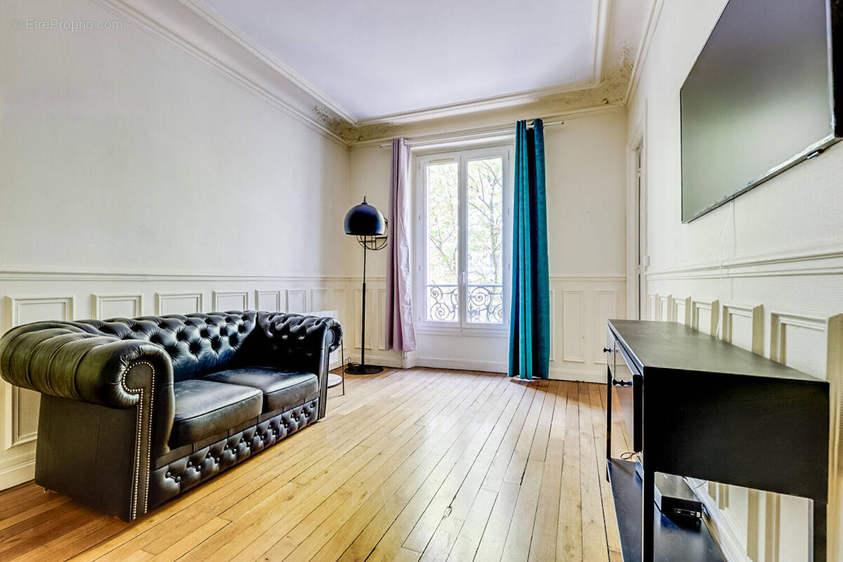 Appartement à PARIS-14E