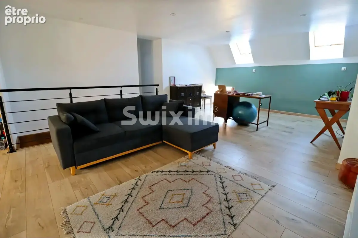 Maison rénovée à neuf, 4 chambres, grand jardin avec carport et cours fermée. - photo 4