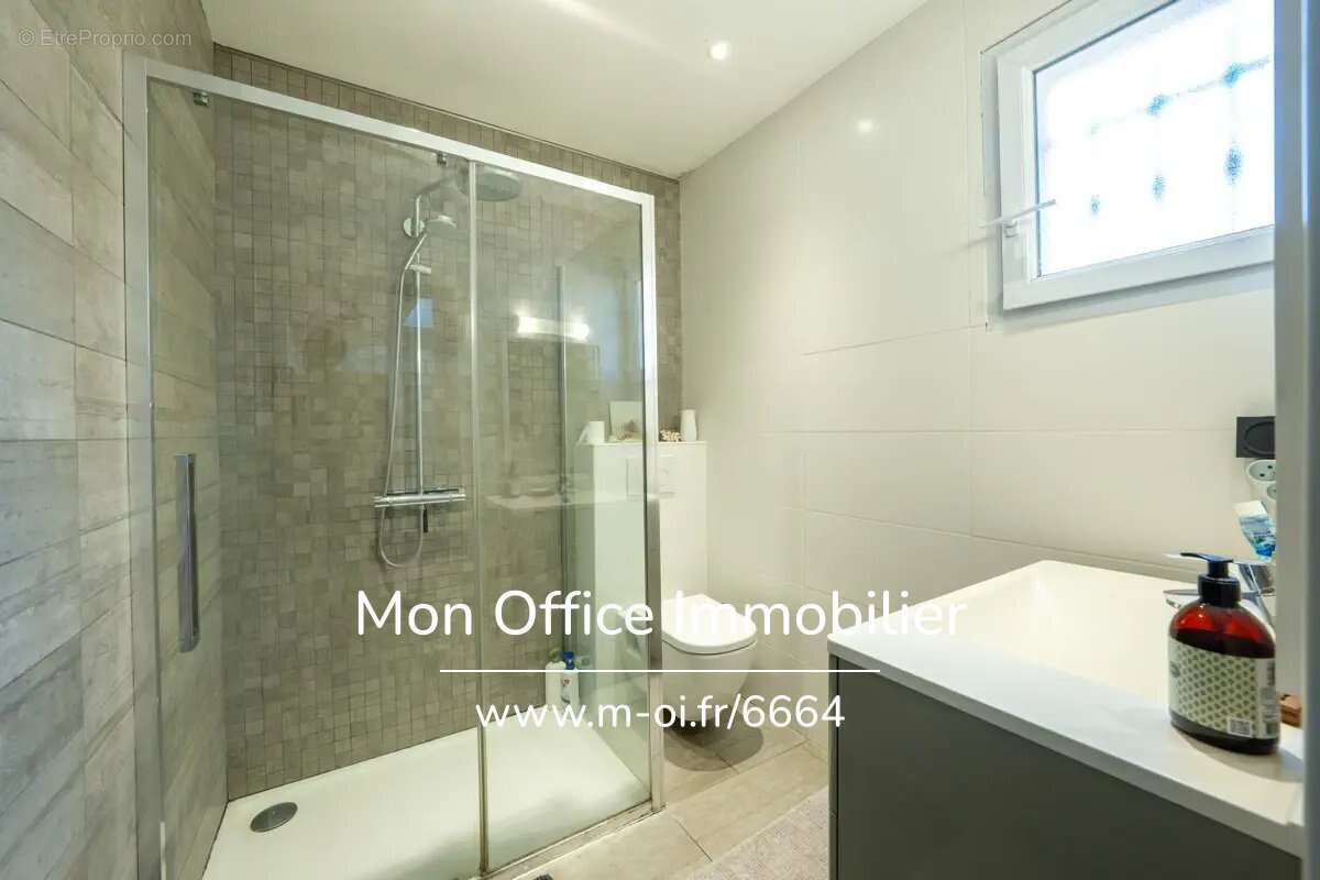 Référence : 6664-NZW. - Maison 4 chambres - piscine, sous sol, garage - photo 8