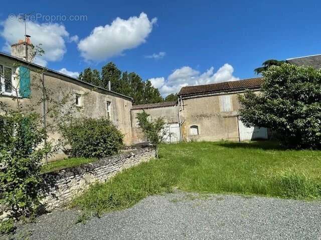 Maison à BRION-PRES-THOUET