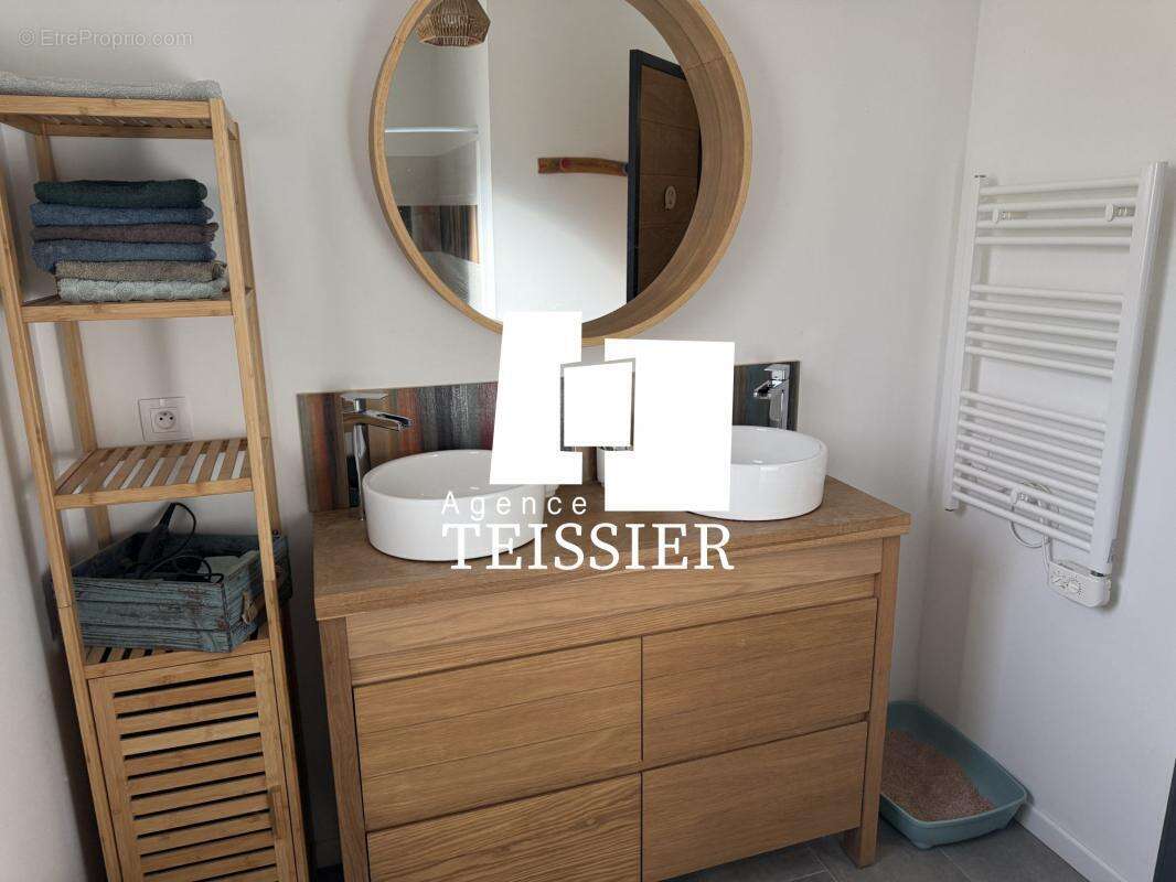 Maison à BERRIAS-ET-CASTELJAU