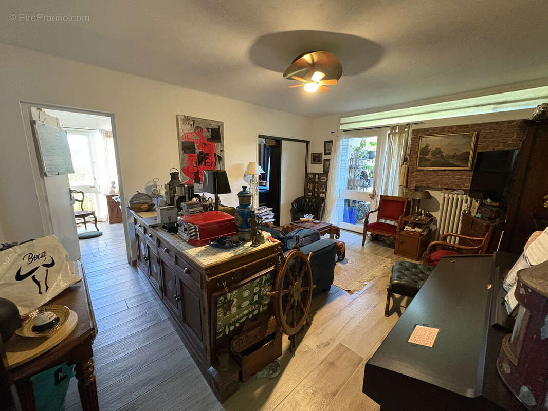 Appartement à SIX-FOURS-LES-PLAGES