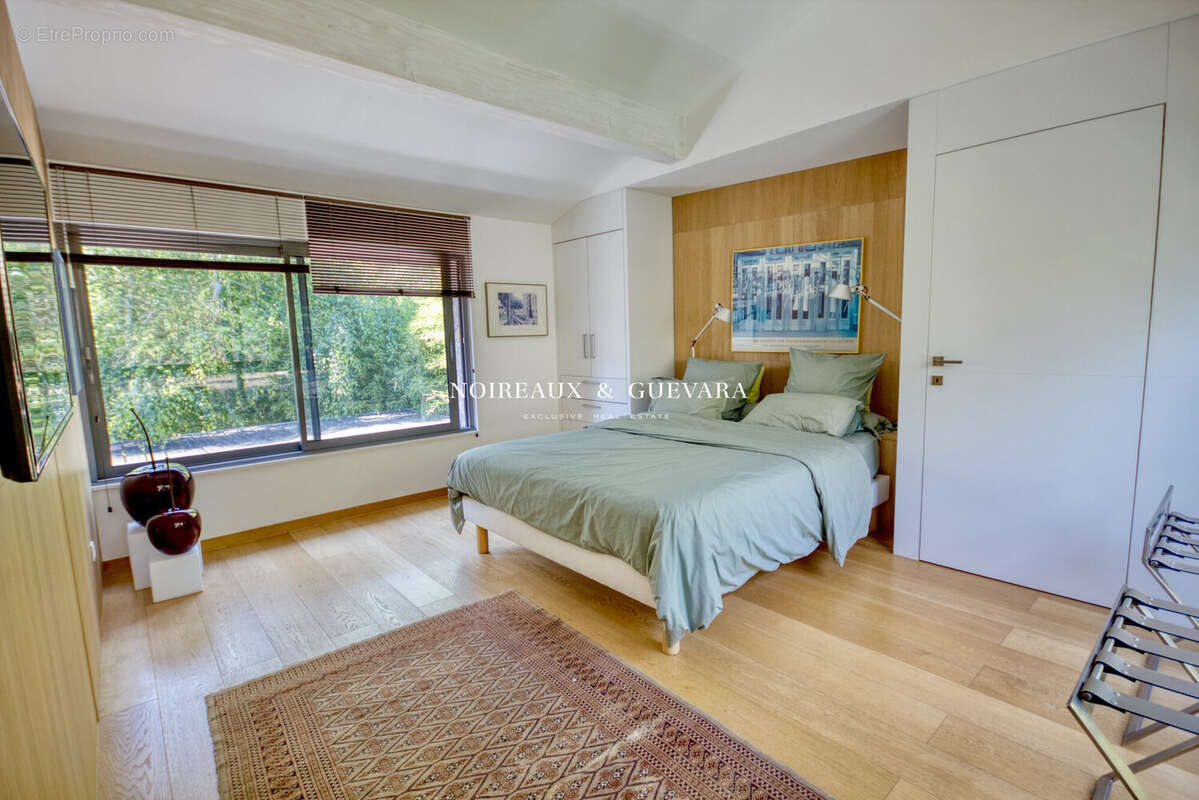 Maison 350 m² à Valbonne  - photo 6