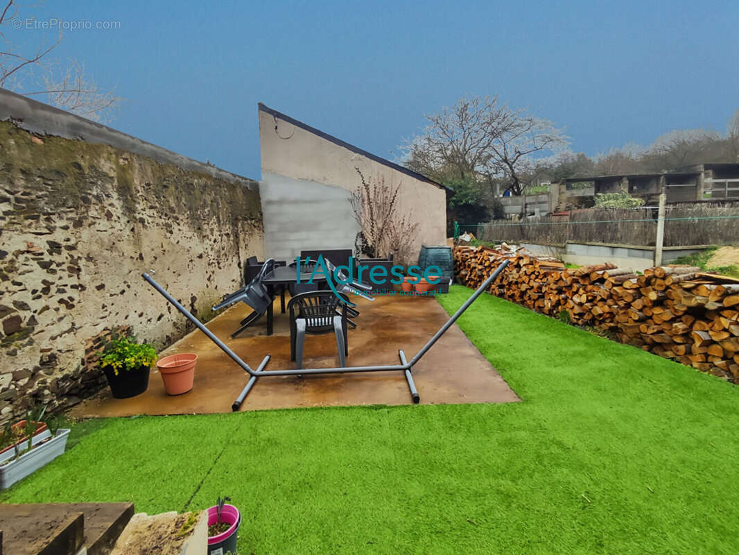 Maison à LE MESNIL-EN-VALLEE