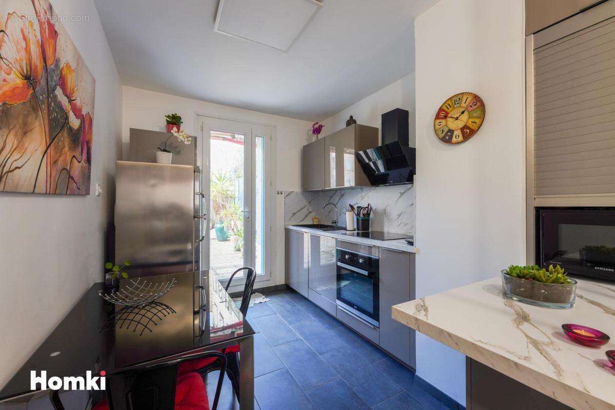 Appartement à MARSEILLE-5E