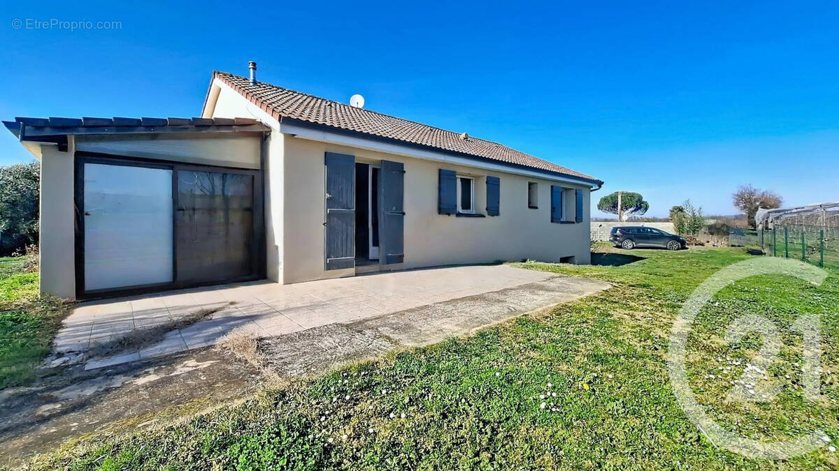 Maison à CLONAS-SUR-VAREZE