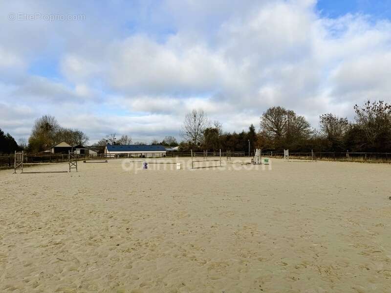 Maison à SAINT-CYR-DU-RONCERAY