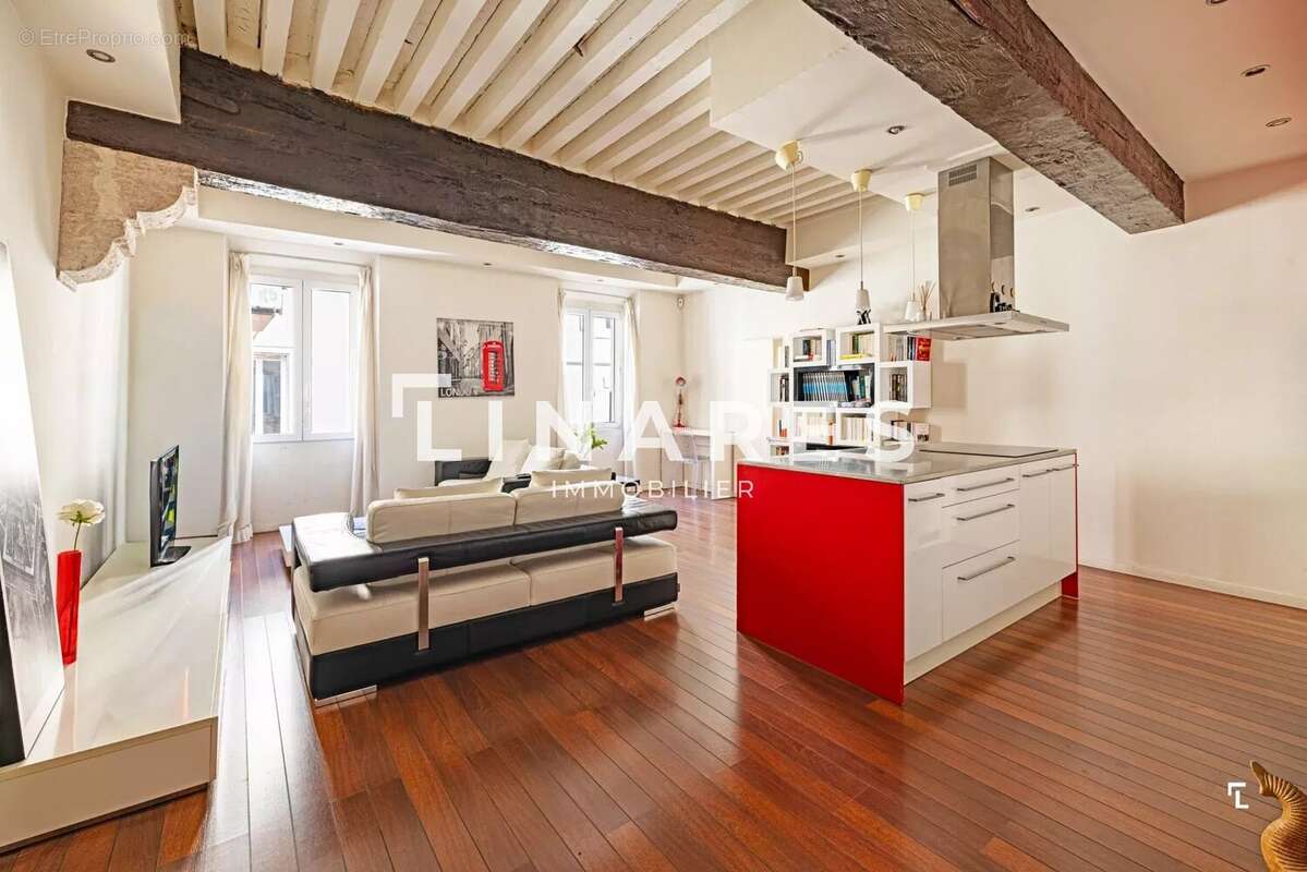 Appartement à MARSEILLE-1E