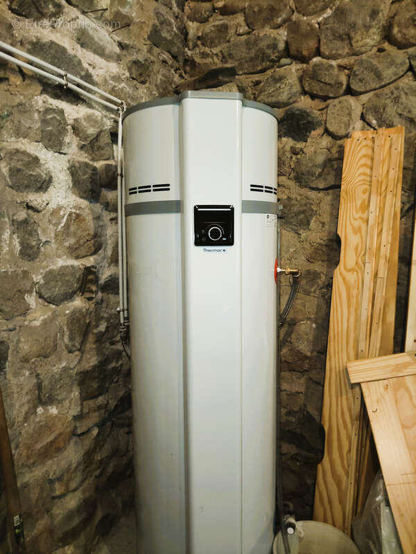 Maison à LES OLLIERES-SUR-EYRIEUX