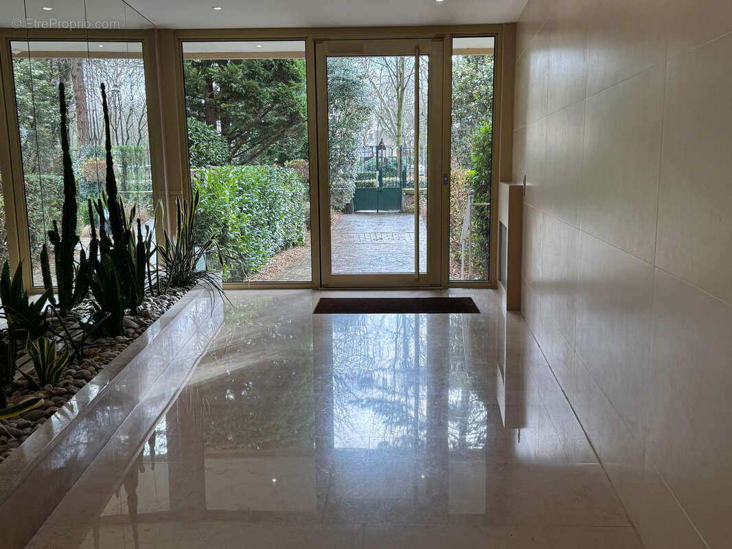 Appartement à NEUILLY-SUR-SEINE