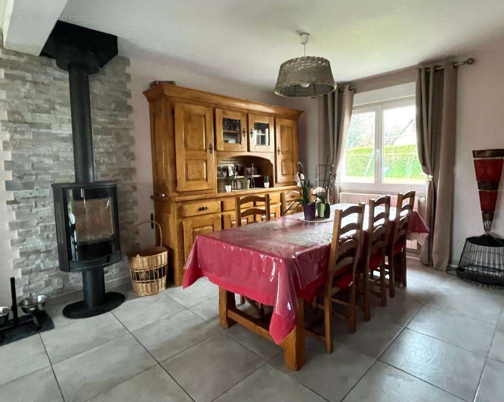 Maison à CLEVILLE