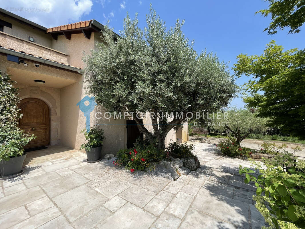 Dpt Ardèche (07) - à Vendre À Roiffieux - Villa d'exception avec piscine - photo 4