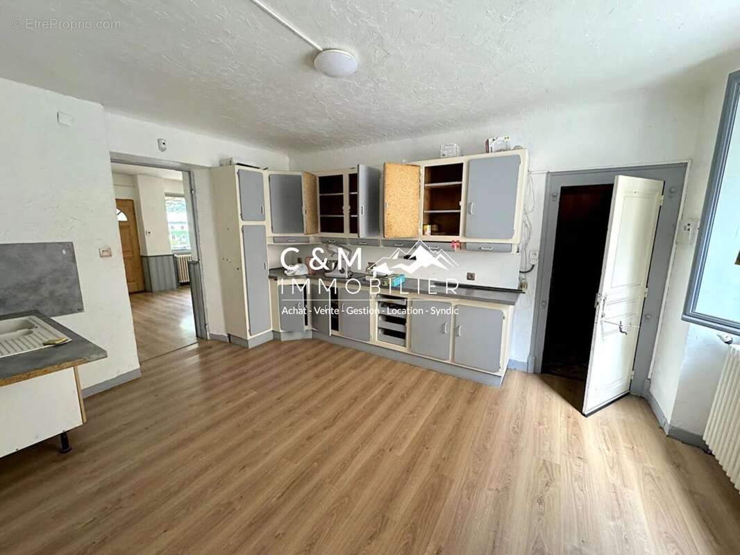 Appartement à EPIERRE