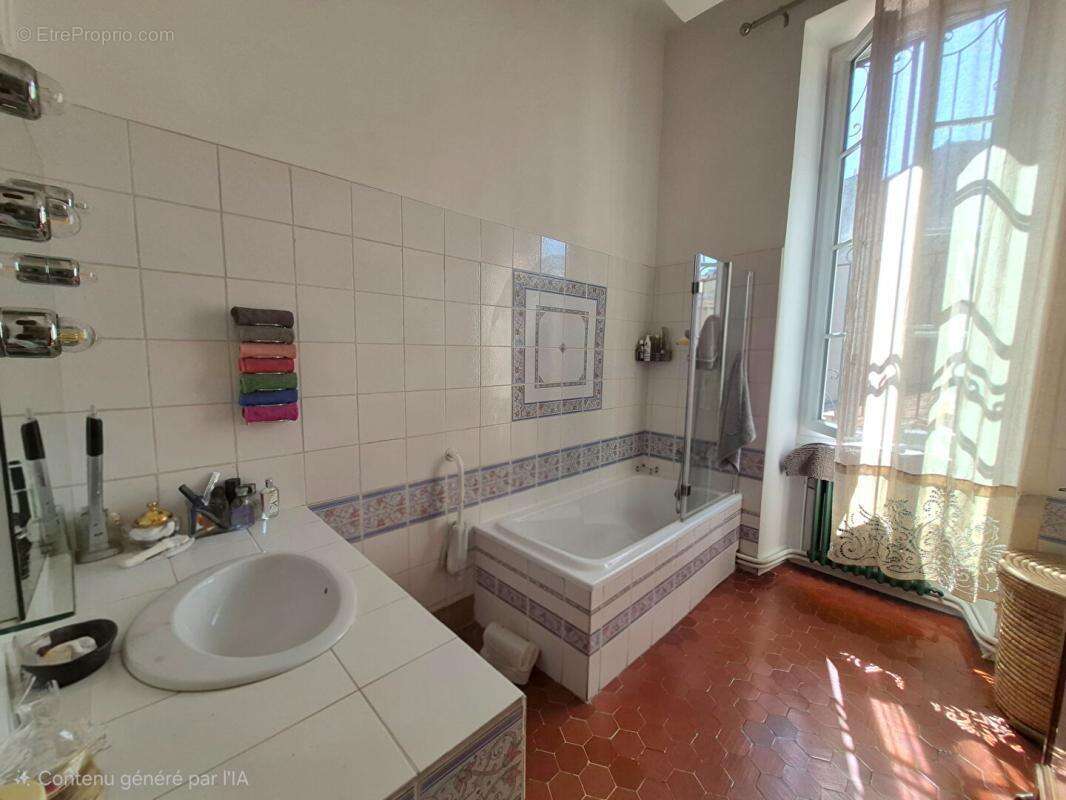 Appartement à MARSEILLE-6E