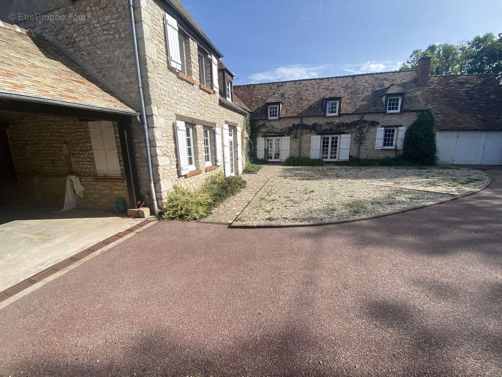 Maison à ETAMPES
