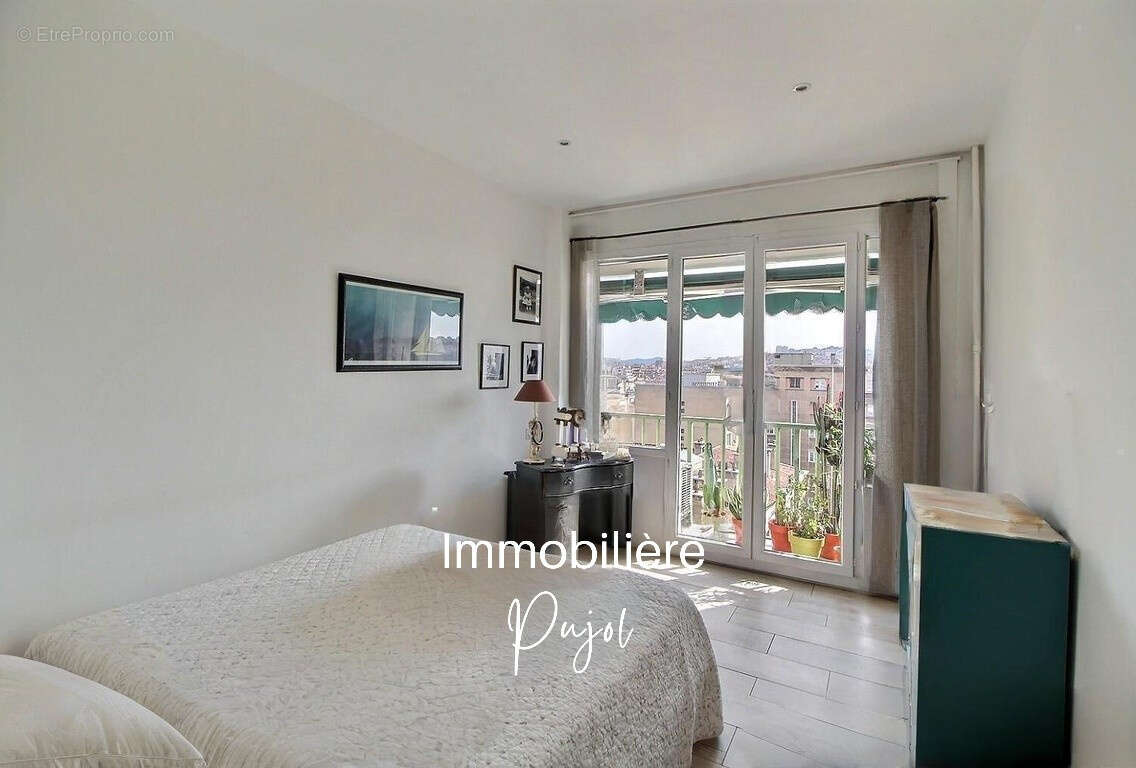 Appartement à MARSEILLE-2E