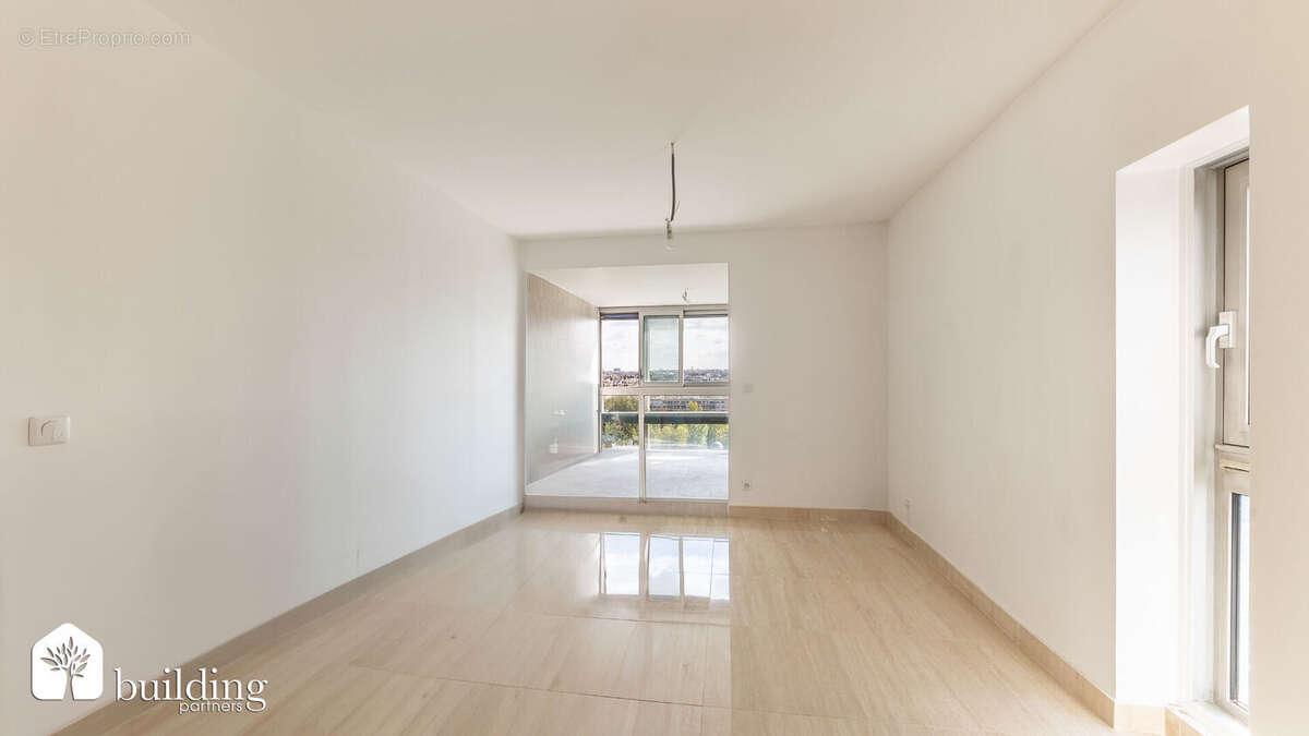 Appartement à COURBEVOIE