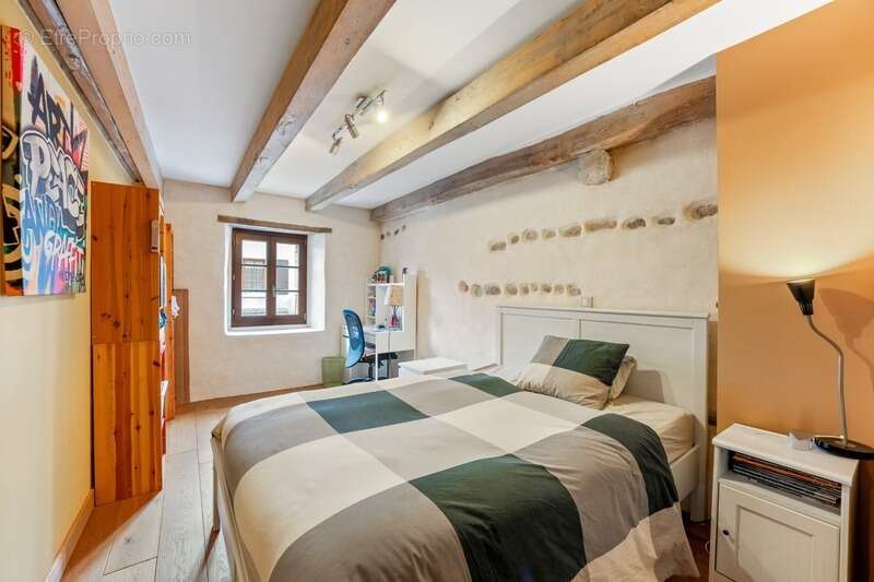 Maison à PREVESSIN-MOENS