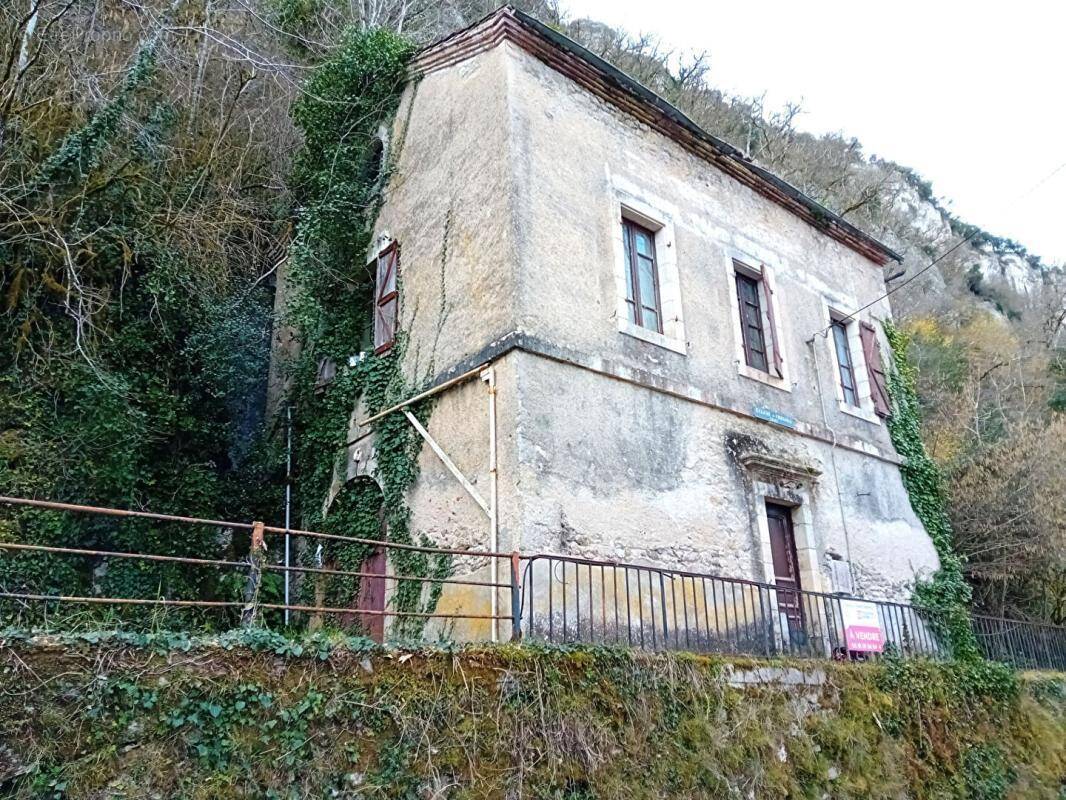 Maison à SAINT-CIRQ-LAPOPIE