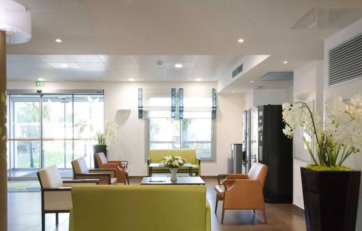 Appartement à LE REVEST-LES-EAUX