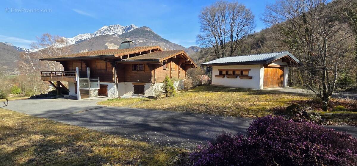 Maison à GIEZ