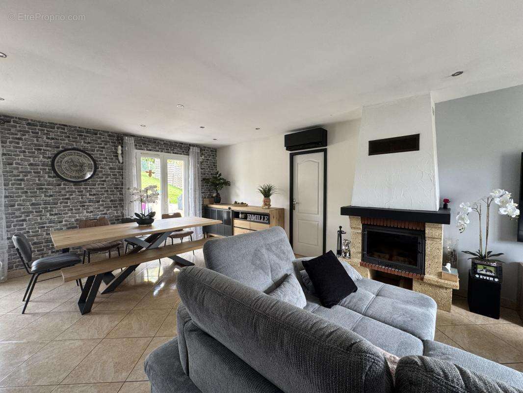 Maison à PONT-SUR-YONNE