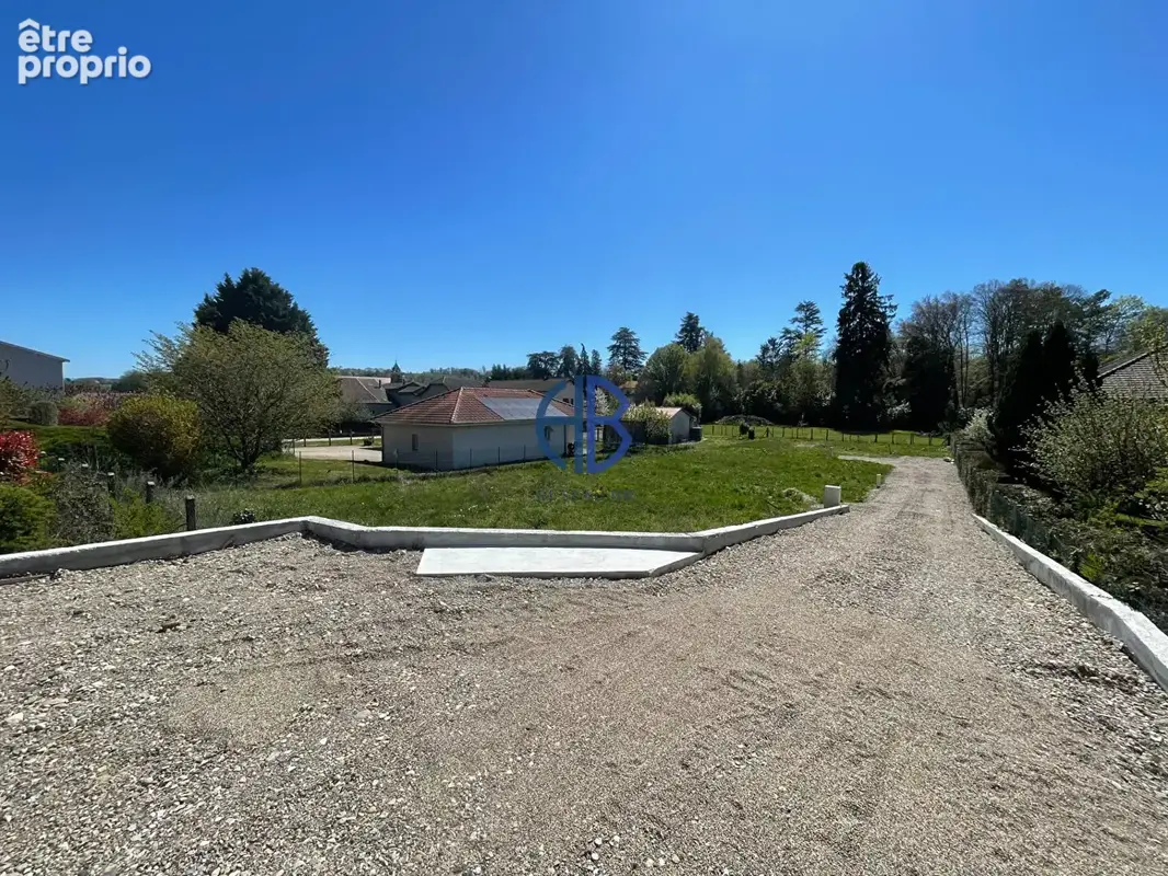 Terrain à SAINT-DIDIER-DE-LA-TOUR