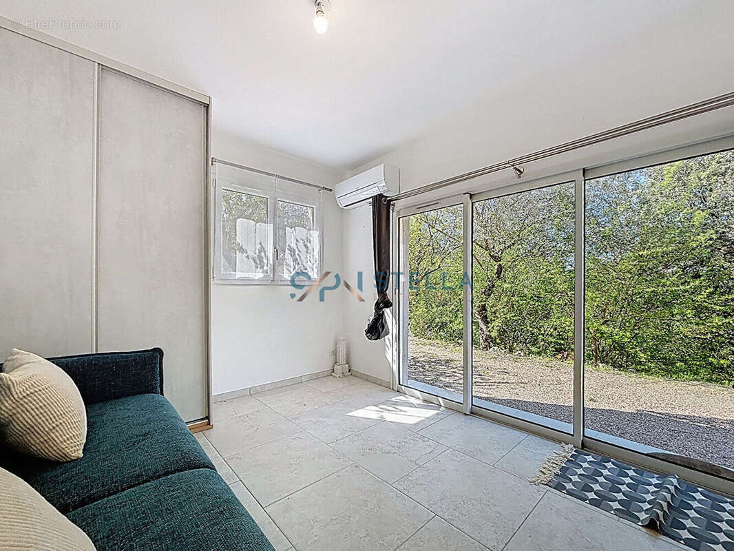 Maison avec dépendances et piscine - photo 14