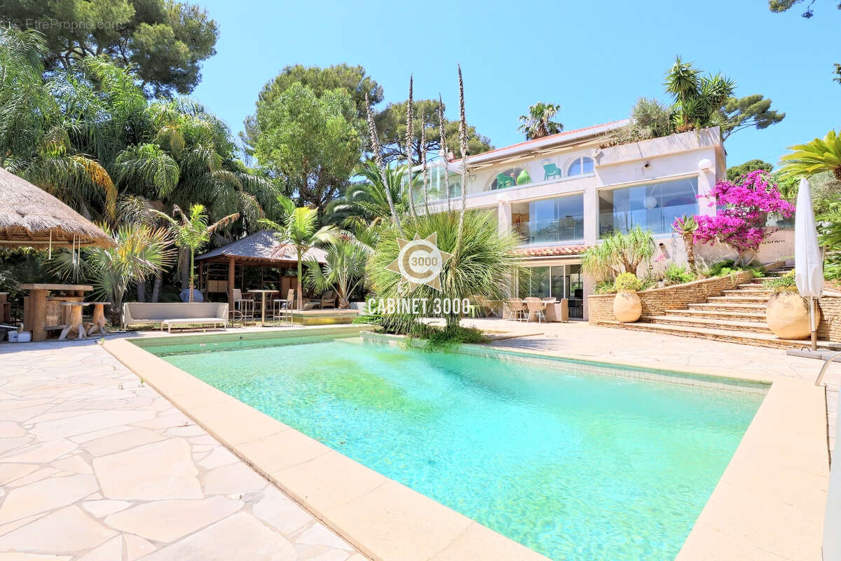 M2184 - SANARY SUR MER - Les Picotières - Maison T8 - Pisicne - Tennis - photo 13