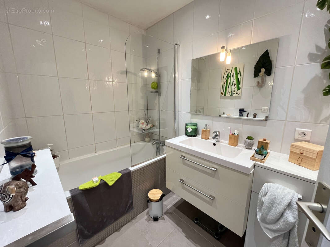 Appartement à SARTROUVILLE