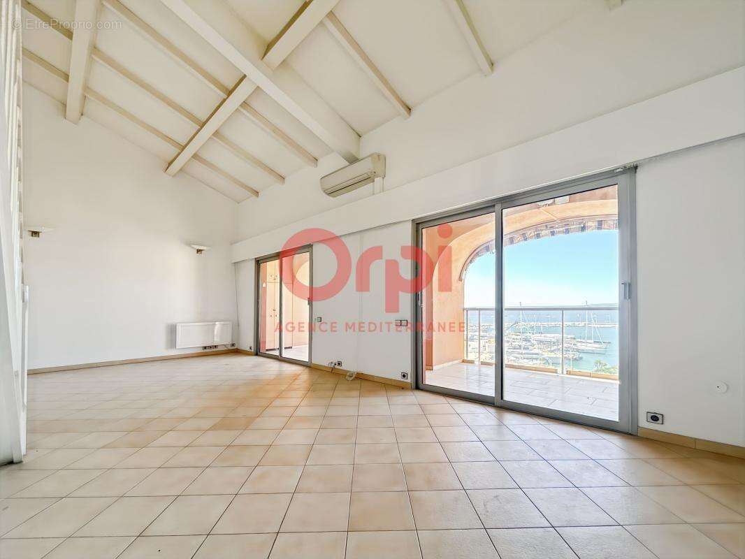 Appartement à FREJUS