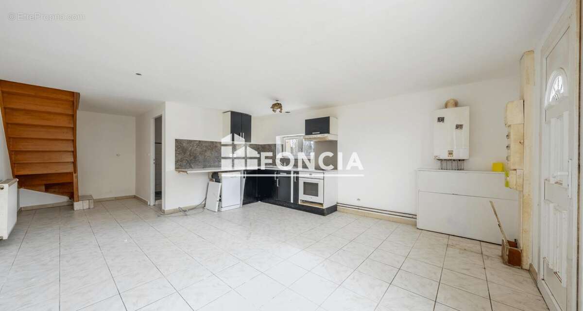 Maison à VILLEGOUGE