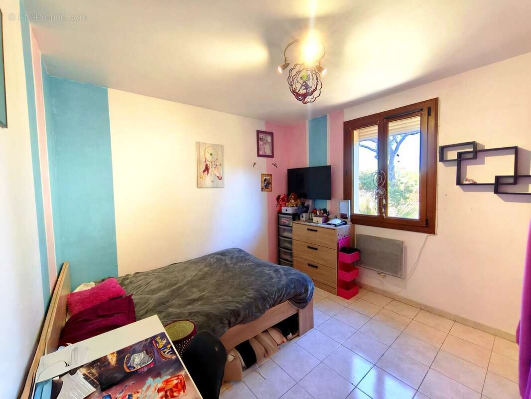 Maison à PUGET-SUR-ARGENS