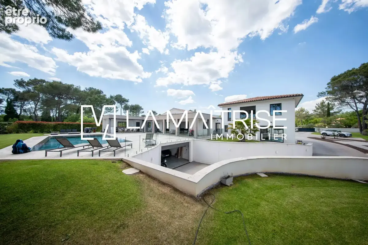 Maison 9 pièces 288 m² à vendre à Saint-Maximin-La-Sainte-Baume (83470) - photo 8