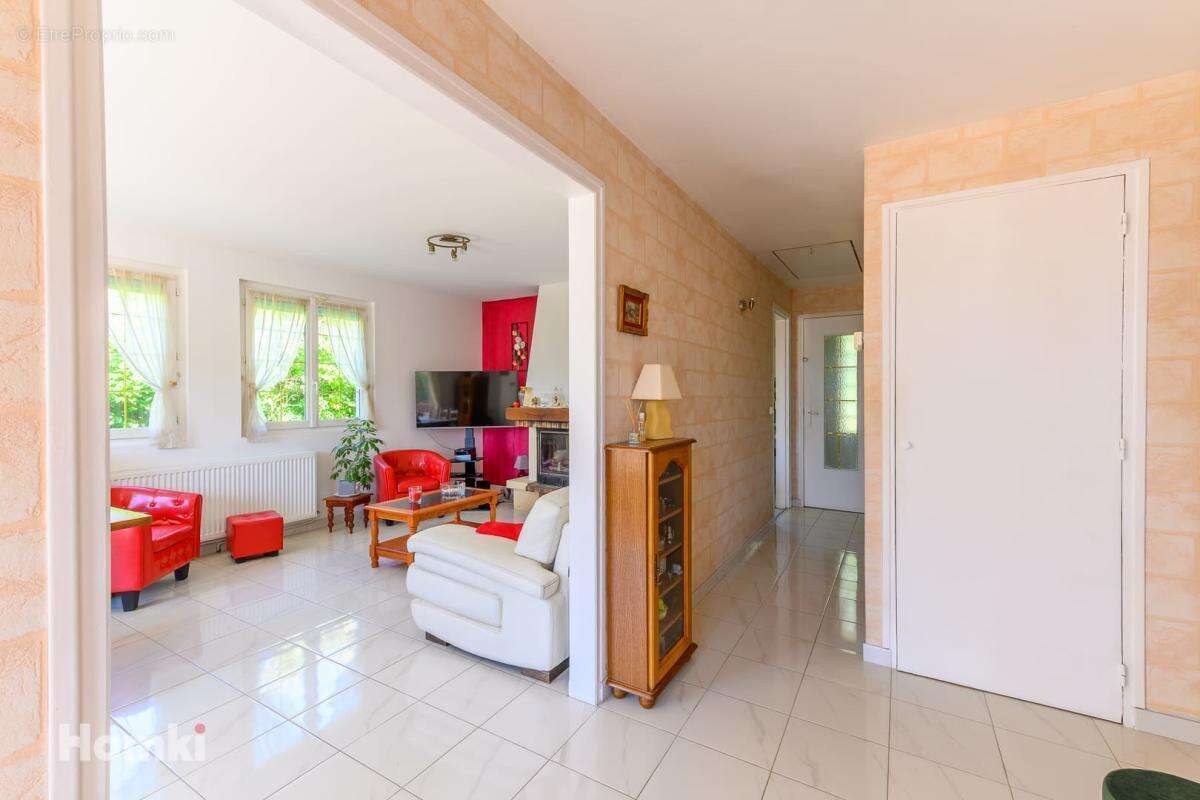 Maison/Villa T4 de 110 m² à Fosses 95470 - photo 9