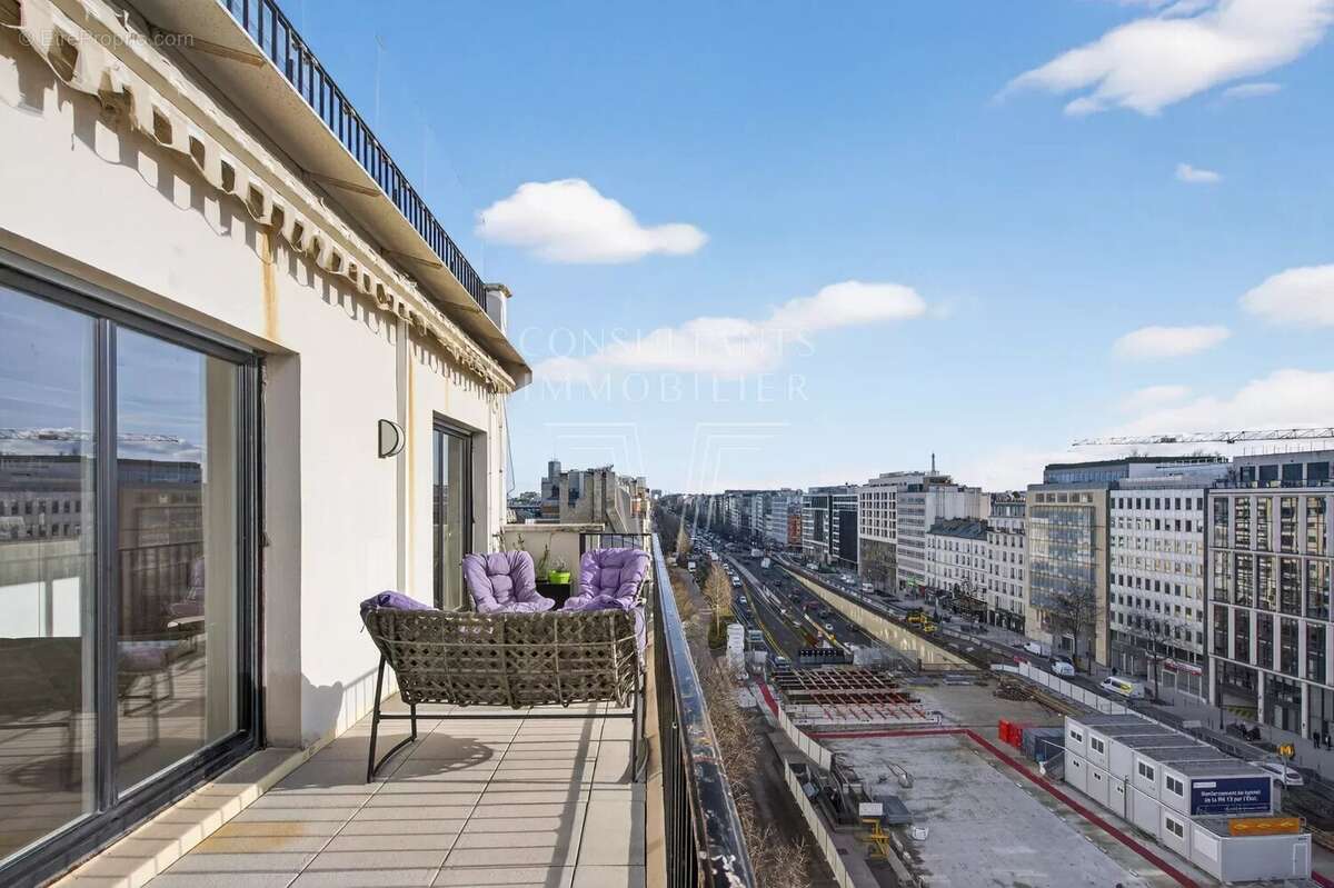 Appartement à NEUILLY-SUR-SEINE