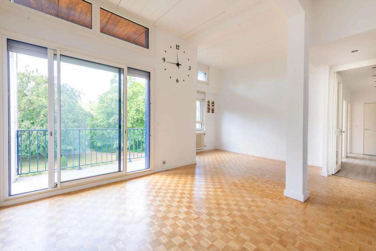 Appartement à LOUVECIENNES