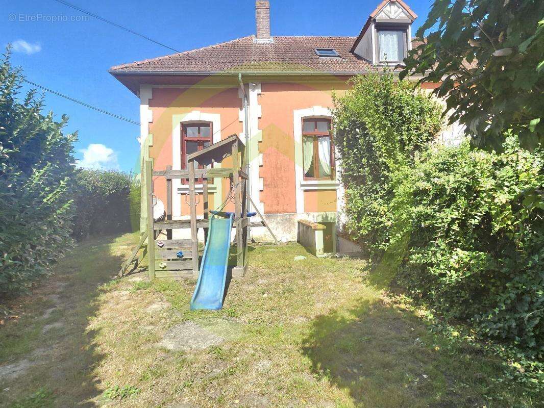 Maison à MARGNY-AUX-CERISES