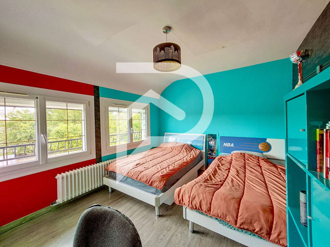 Maison à VILLENEUVE-SAINT-GERMAIN