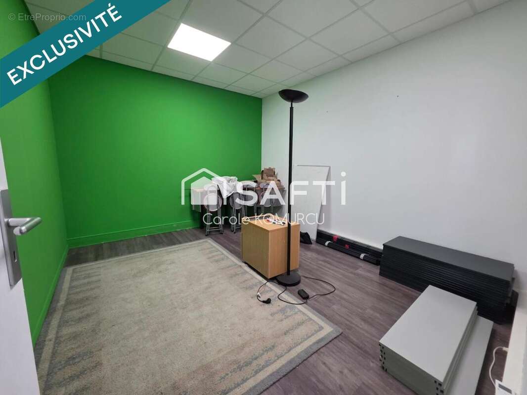 Photo 8 - Commerce à ACHERES