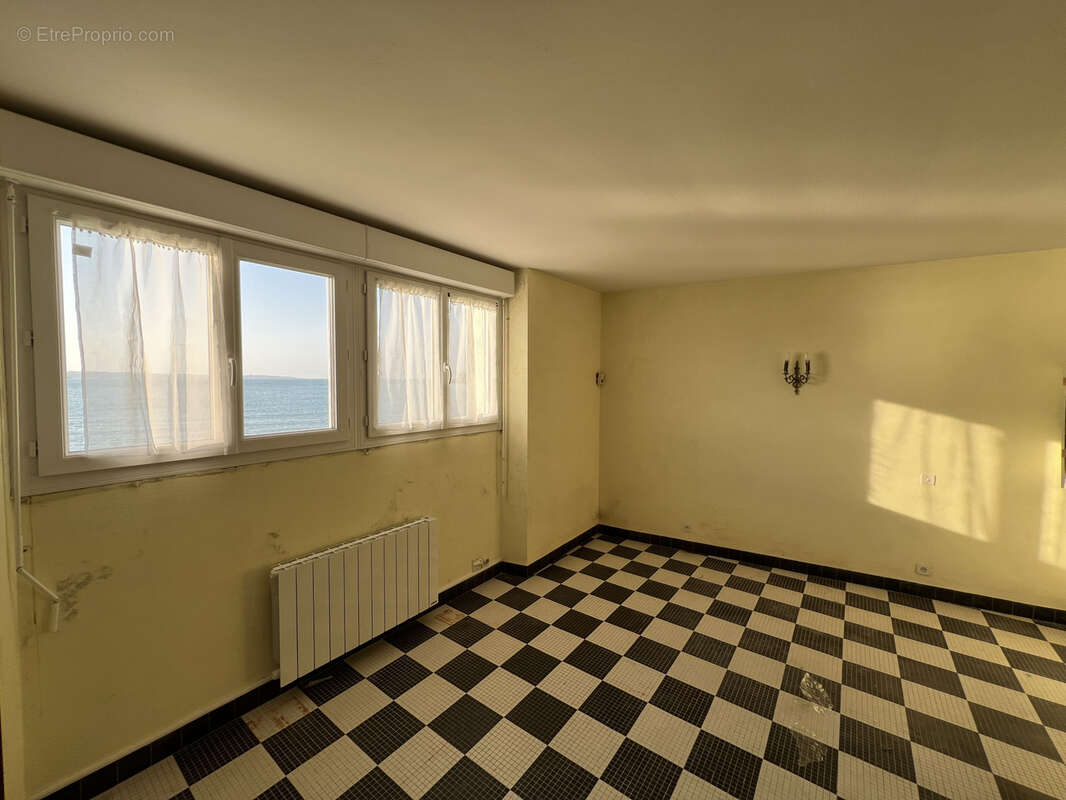 Maison à SAINT-JACUT-DE-LA-MER