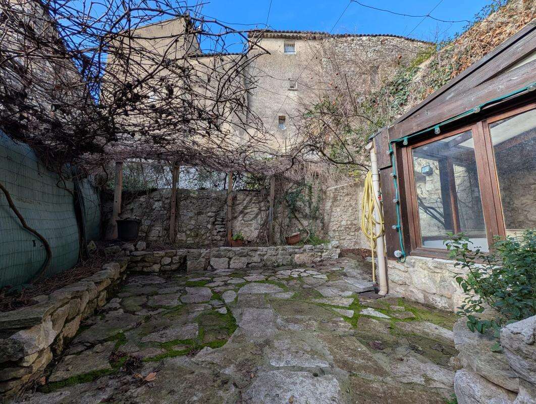 Maison à LA BASTIDE-DES-JOURDANS
