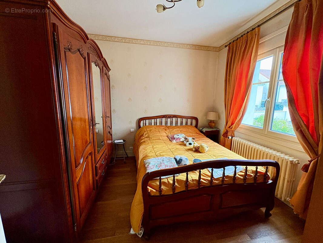 Maison à LA CHAUSSEE-SAINT-VICTOR