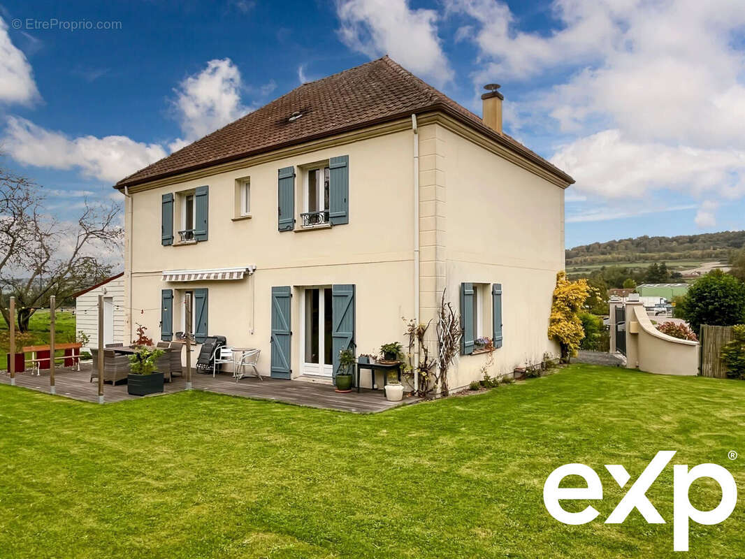 Maison à BELLENGREVILLE