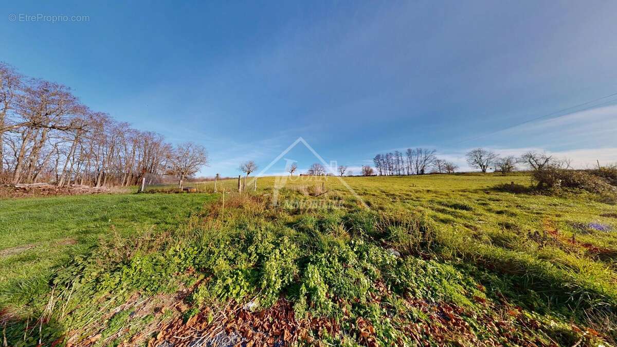 Maison à NEUILLY-LE-REAL