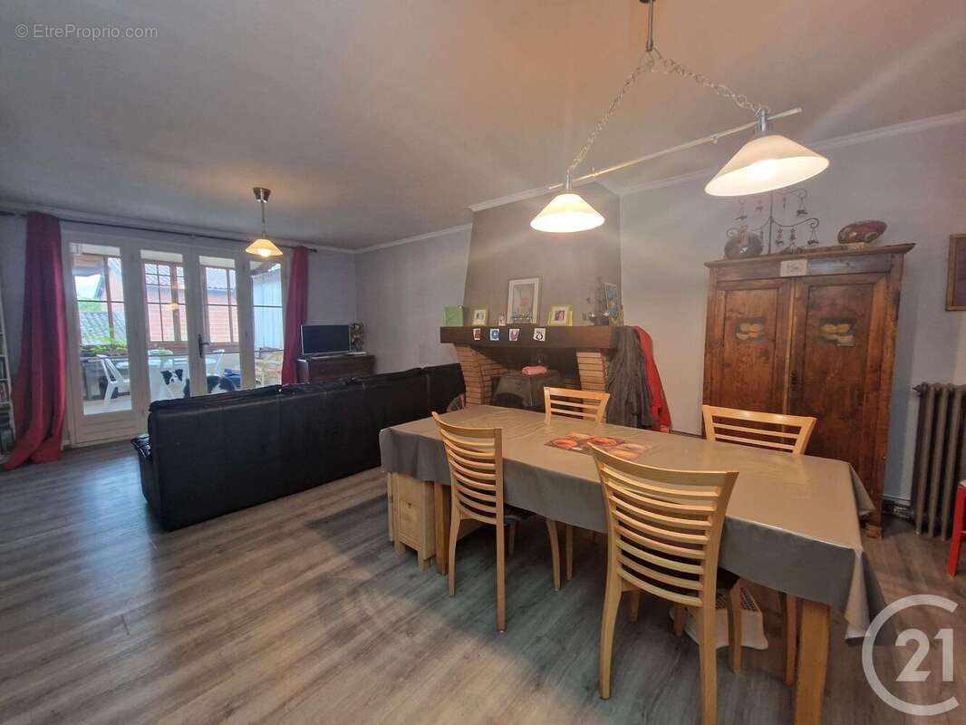 Maison à MONTESQUIEU-VOLVESTRE