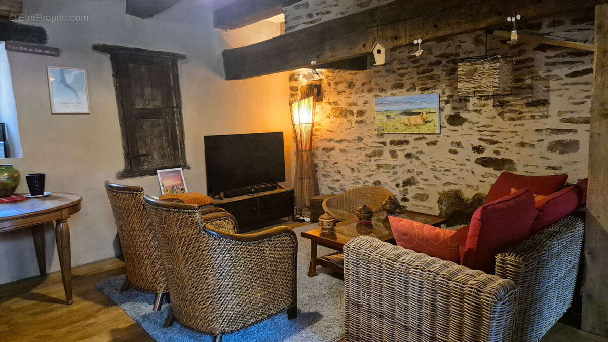 Maison à ESTAING